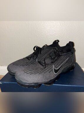 Nike Men’s Black Flyknit VaporMax Sneakers